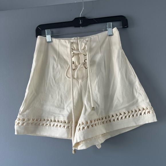 NWT Alemais Cream Lace-Up Women's Shorts - Picture 1 of 5